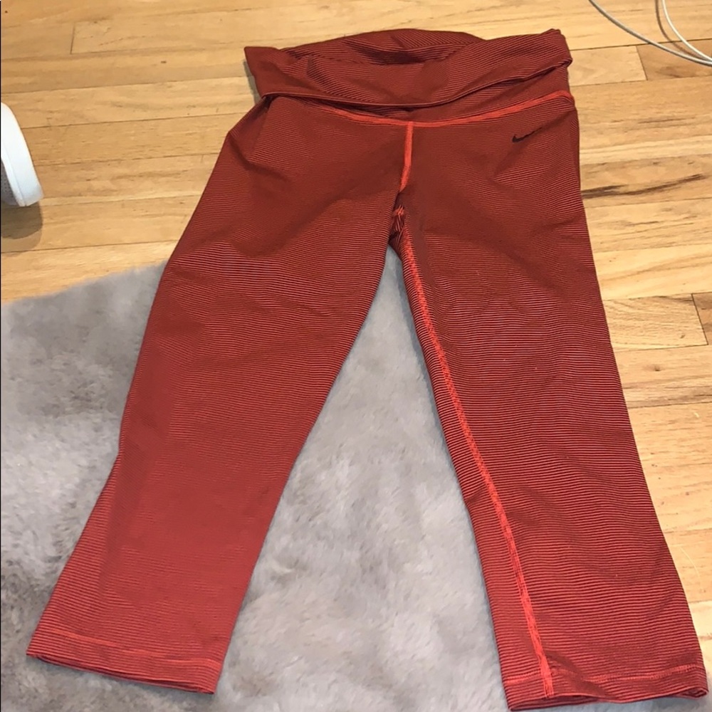 Nike Red crop leggings